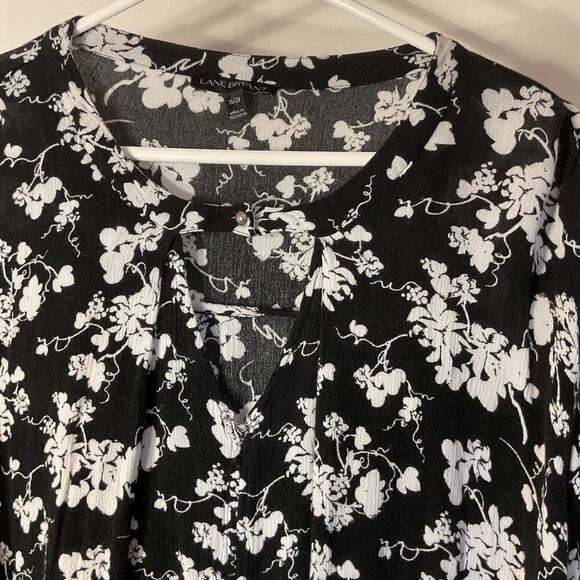 Lane Bryant Black & White Flowy Long Sleeve W/Keyhole v Neckline Plus 26/28 - Picture 2 of 8